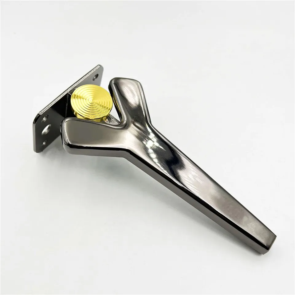 Picioare noi pentru canapea